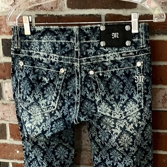 MISS ME Bling Blue Fleur de Lis Print Cuffed Capri Jeans JP5842P2 NWOT - Picture 9 of 15